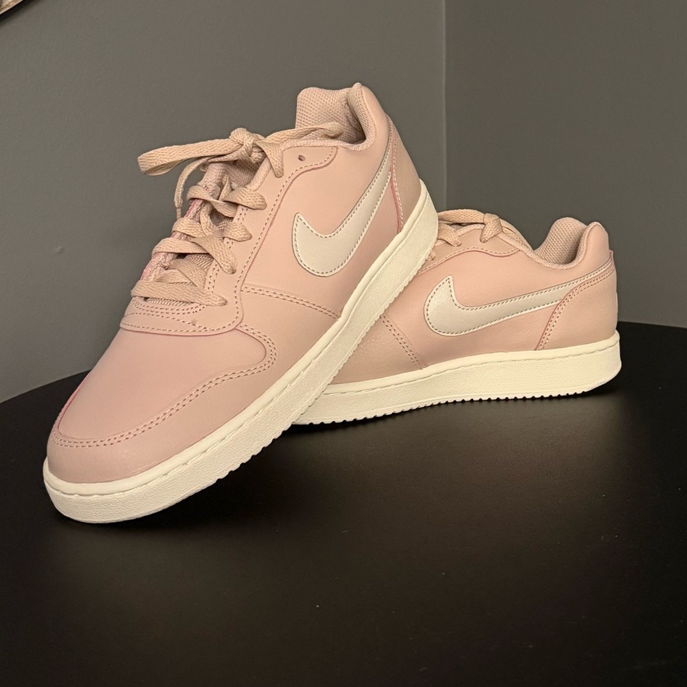 NIKE Women's Ebernon Low Sneakers Size 9, Particle Beige/Desert Sand-Sail NWOT